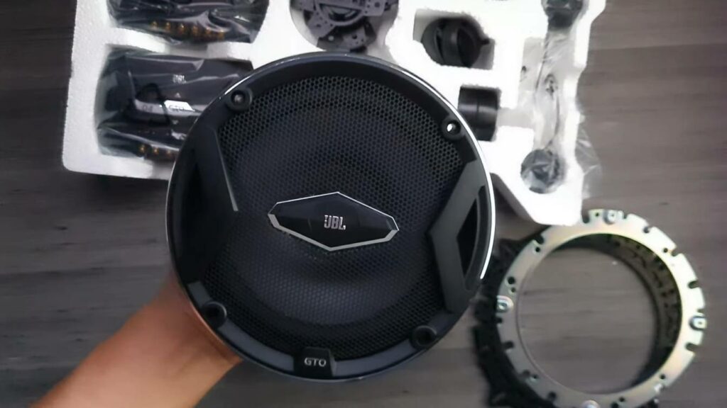 Best Car Speakers For Bass Without Subwoofer - Tested and Reviewed